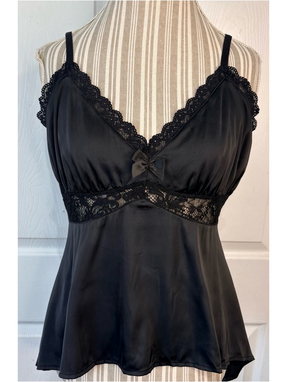 KILLSTAR Zaria Black Satin Cami Top Size Large